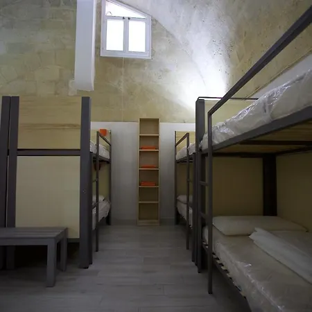 Hostel Dei Sassi - And Beds